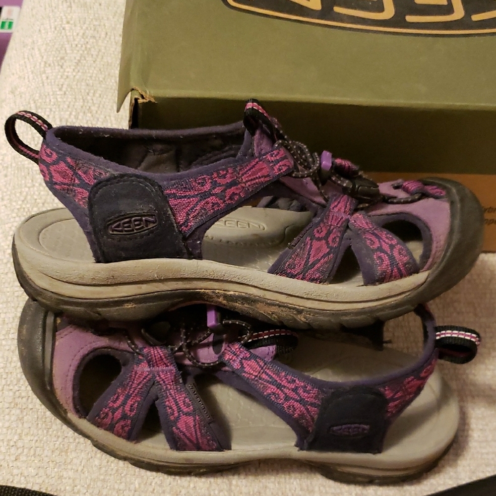 Keen Women's Venice Sandals - Purple and Black 8 - Picture 6 of 7